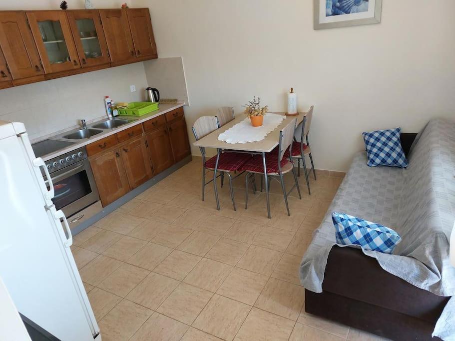 Matija I Bartol Apartment Pirovac Bagian luar foto