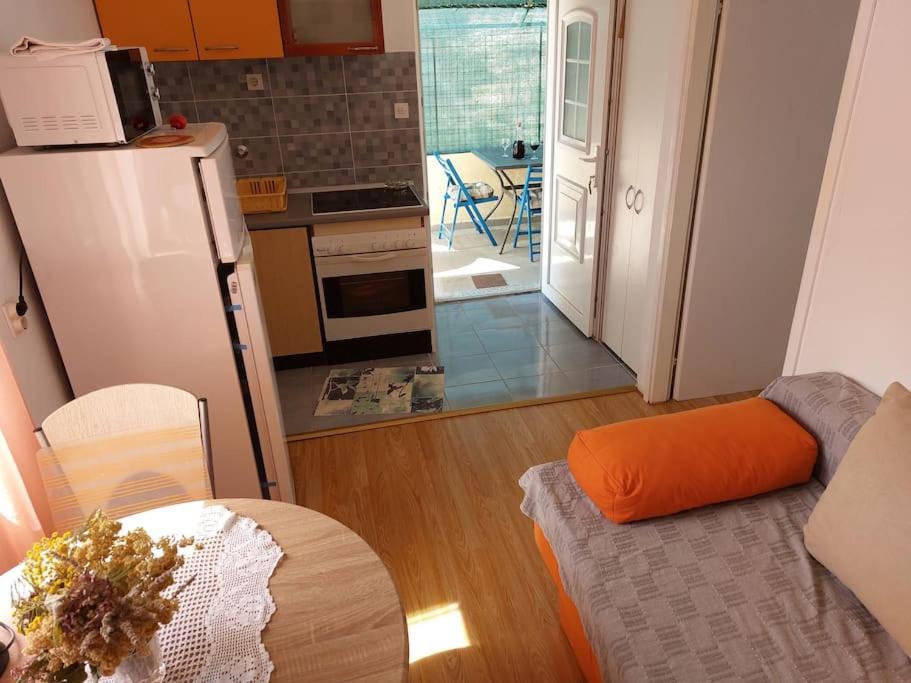 Matija I Bartol Apartment Pirovac Bagian luar foto